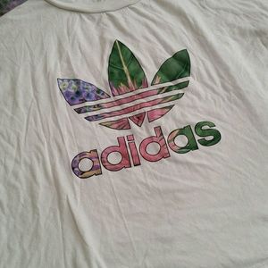 Cropped adidas shirt